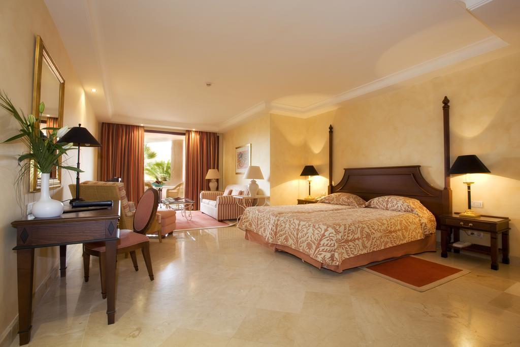 Bahia Beach Apartments Estepona Room photo