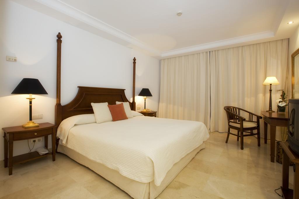 Bahia Beach Apartments Estepona Room photo