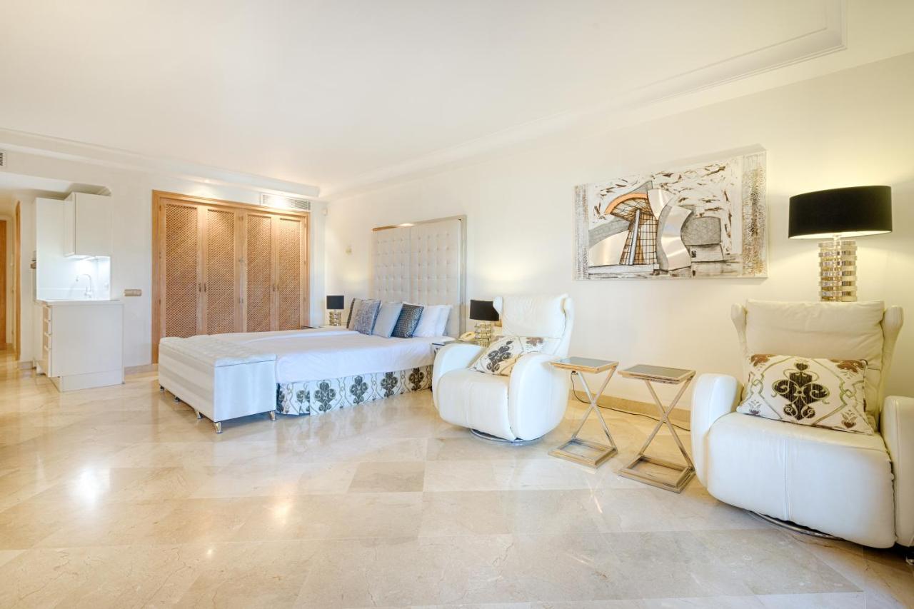 Bahia Beach Apartments Estepona Exterior photo
